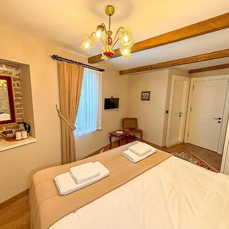 Hotel 1870's Tas Uec *