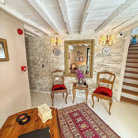 Hotel 1870's Tas Uec Urla
